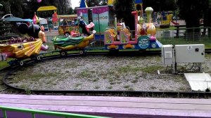 Алиса на аттракционе СПБ Парк им. Бабушкина