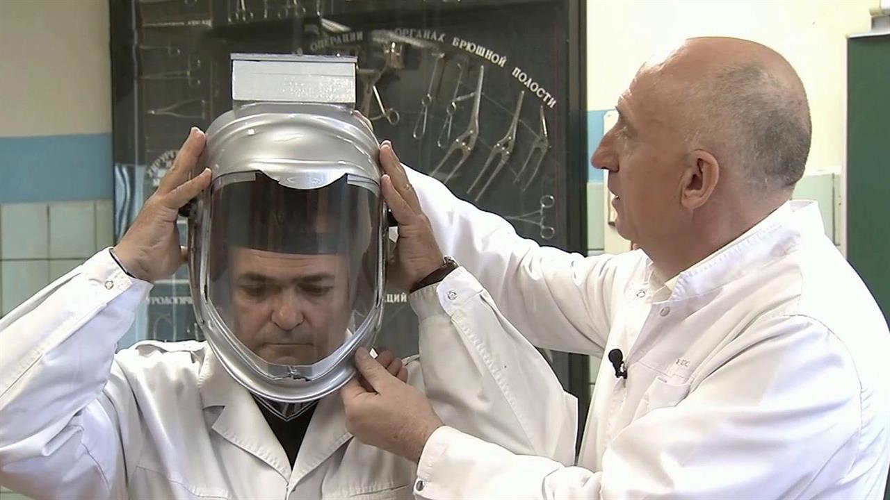 В Волгограде изобретатели предлагают врачам свой вариант защитного шлема