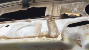 Audi 80 b2 не открывается замок багажника, как открыть?