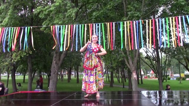 Биндия Чамкеги | Дни Индии | Студия Чатуранг | Эльвира Шарма