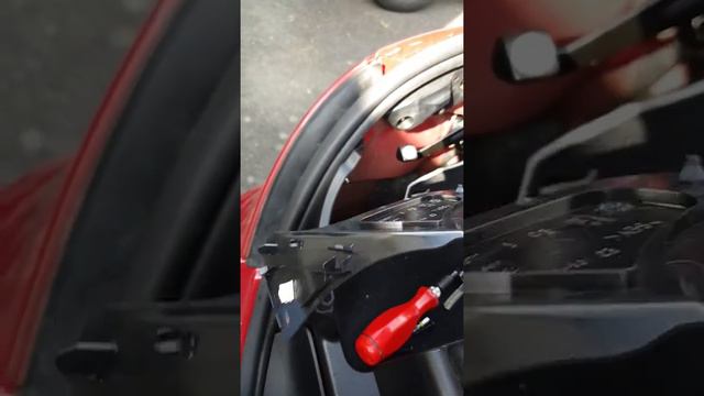 Démontage feux arrière Peugeot 307cc смотреть онлайн