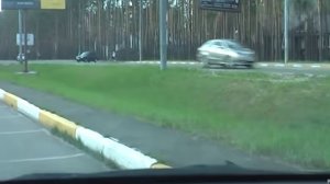 Подъезд к бордюру передом