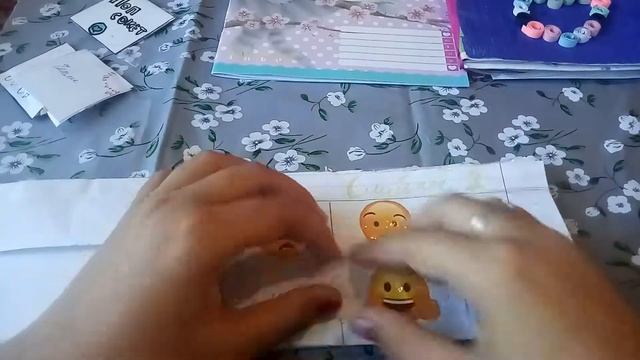 Бумажные сюрпризы подушки закончился котолог1 смотреть онлайн