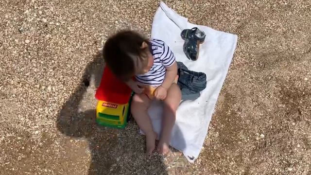 Реборн Тимур (Лиам) купается в море! 😱Поездка на море с куклой реборн/reborn swimming in the sea☀️ смотреть онлайн