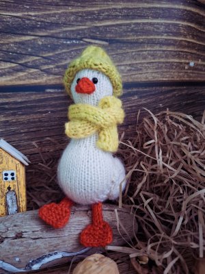 Гусь. Мягкая, вязаная игрушка.