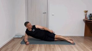 Подъем таза лежа на боку