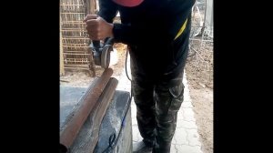 Как смастерить узкую лопатку самому, для канавки под бордюр.