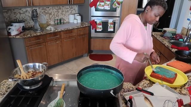 OMG GREEN PECAN CANDY & PINK CAKE!! смотреть онлайн