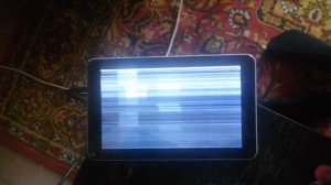 Планшет моргает