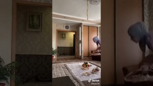 КАК ТАДЖИЧКА Встречает мужа с  работы!!