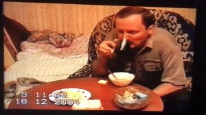 Домашняя съёмка! Завтрак! Хлеб,сыр,мёд,чай!  18.12.2004 г.