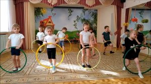 Упражнения с обручем