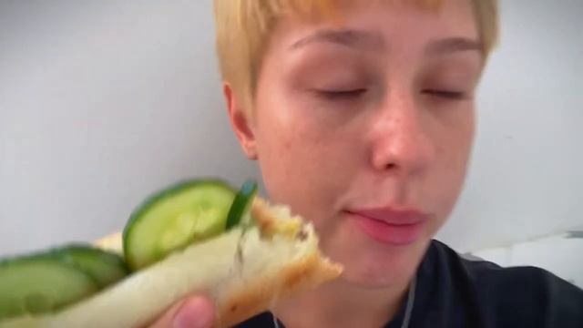 ВЛОГ// вернулась в ютуб/ НОВАЯ прическа, подстриглась под МАЛЬЧИКА?? домашний влог ? смотреть онлайн