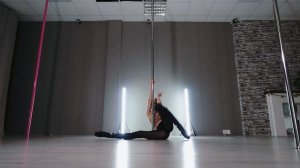 Один из эффектных танцев exotic pole dance