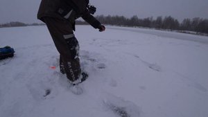 УШЁЛ НА ПОДВОДНУЮ КОСУ ЧТОБЫ ПОЙМАТЬ. ЛОВЛЯ КРАСНОПЁРКИ И ПЛОТВЫ НА БЕЗМОТЫЛКУ, ЗИМНЯЯ РЫБАЛКА