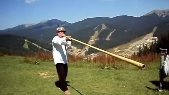 В Буковели нам сыграли на трембите. смотреть онлайн