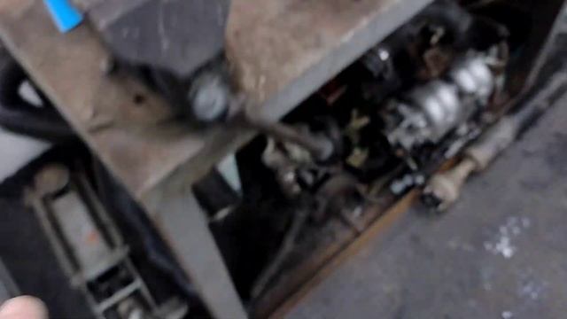 Чуть не сгорела Нива Шевроле. Меняю монтажный блок. Снова трясу подвеску... смотреть онлайн