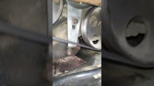 Пежо 406 1.8 16v Замена ролика натяжителя, ручейкового ремня.