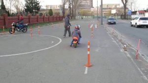 Первый урок езды на мотоцикле!