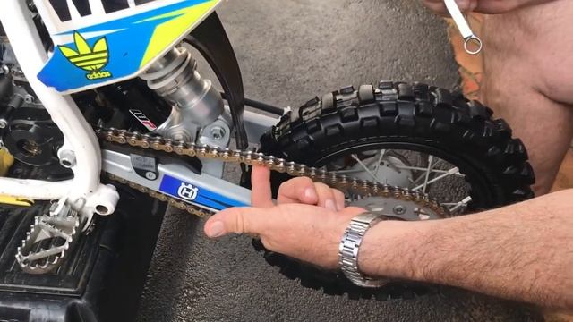 50cc Motocross Dads (Episode 1) Maintenance and preparation of KTM SX and Husqvarna TC Bikes смотреть онлайн