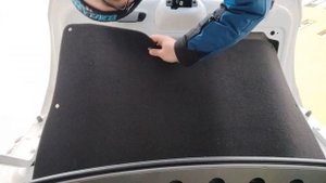 Установка обшивки крышки багажника Лада Гранта FL