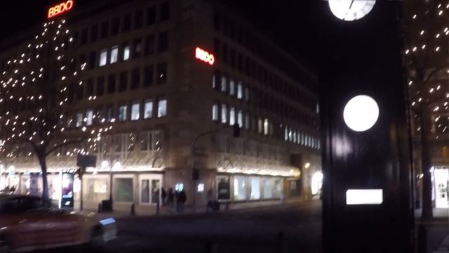 Düsseldorf Königsallee in den Abendstunden - Konigsallee at Christmas смотреть онлайн