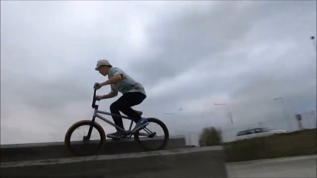 Short Autumn In The Park смотреть онлайн