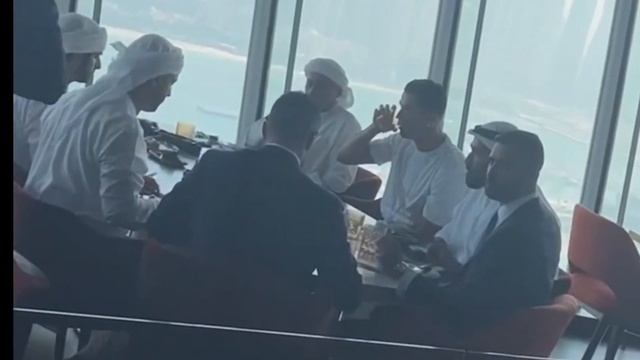 CRISTIANO RONALDO WITH FAZZA & FRIENDS EATING LUNCH IN SUSHISAMBA #NewVideo смотреть онлайн