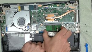 Asus Vivobook F515JA - Can you get any more basic?