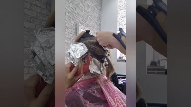 Что делать , когда волосы испорчены мелированием? смотреть онлайн