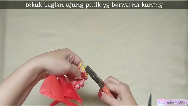 Cara Membuat "Bunga Amarilis" || How to make Amaryllis Flower || DIY Flower || Plastic Bag Flower смотреть онлайн