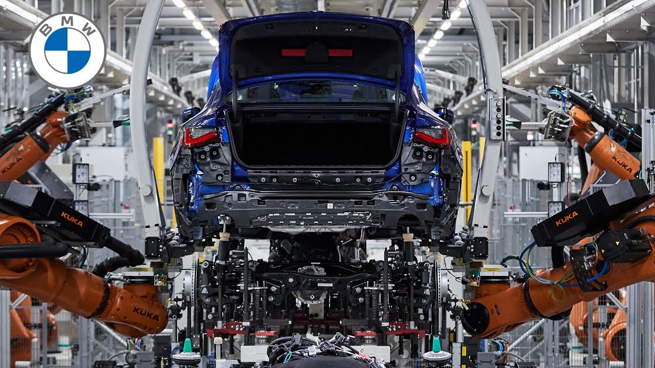 Линия производства автомобилей BMW - Немецкий автомобильный завод.