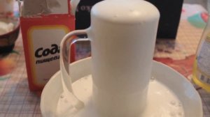 ВОДА + СРЕДСТВО ДЛЯ МЫТЬЯ ПОСУДЫ + СОДА + УКСУС = МНОГО ПЕНЫ!