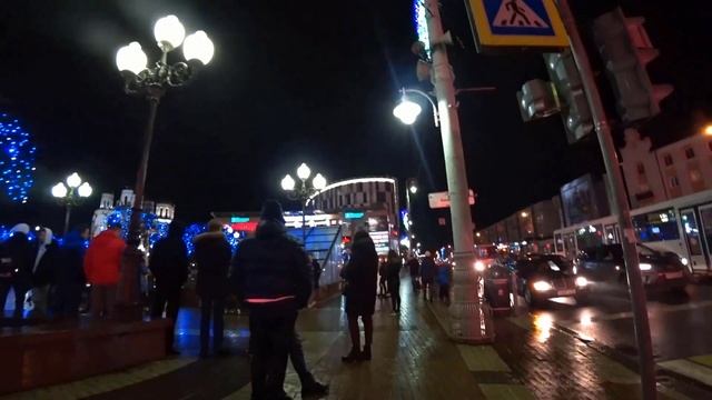 3. Ночной Калининград. Ёлки. Уличные музыканты.