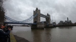Londra'da Tower Bridge gittim köprü açıldı!!!