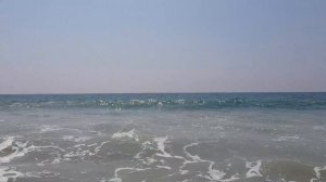 Как заходить в океан с волнами