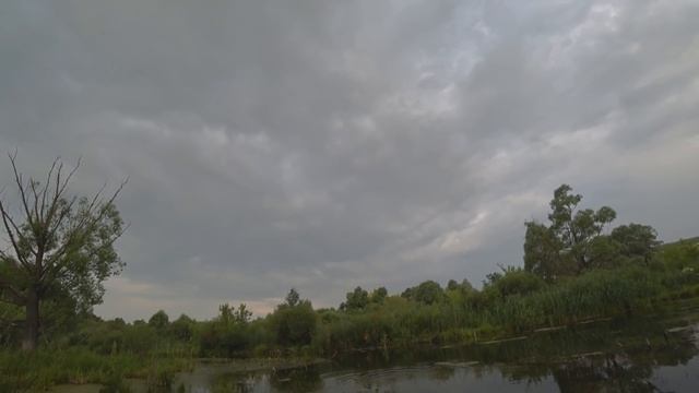 ЩУКА ХВАТАЕТ ВСЁ ЧТО ПАДАЕТ!!!   Рыбалка в ЖАБОВНИКЕ на неогруженную резину. Щука на спиннинг