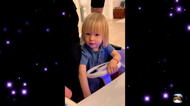 Евгений Плющенко подарил младшему сыну Арсению автобус смотреть онлайн