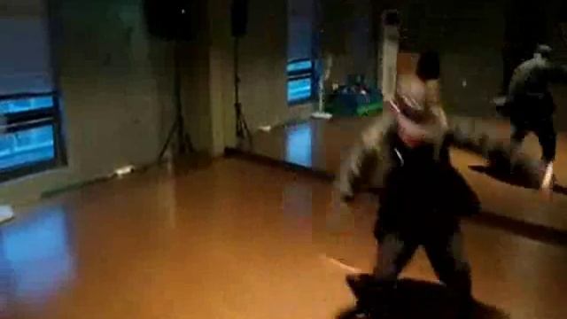 Bboy Born toprock ( Way of the Exploding Crate) Kill da beat ^^ смотреть онлайн