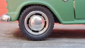 Chevy 1955 Stepside Pickup - #chevy #chevrolet #1955 #stepside #pickup #kinsmart #verde #green