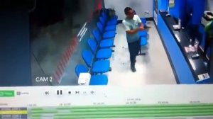 Перестрелка между полицейским в гражданском  и грабителями