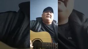 Гитарист биринши мухабатым