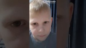 Я пою песню " а река течёт"