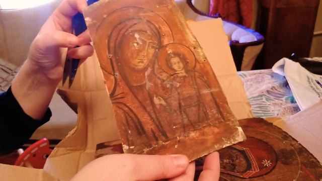 Распаковка посылки с иконами. Как доехали старинные иконы. смотреть онлайн