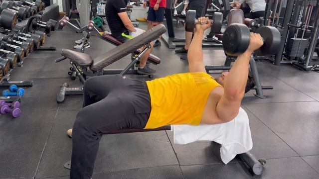 Чоршанбе: Машки груд ва трицепс, Ронни Колеман смотреть онлайн