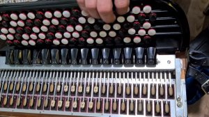 Баян или кнопочный аккордеон? в чём разница???