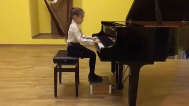 Домнова Мария Алексеевна - Бах "Менуэт Ре-Минор" смотреть онлайн