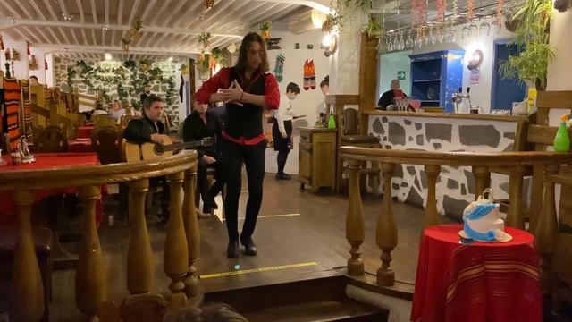 Фламенко шоу - танцующих официантов  в Москве