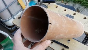 Как за 5 минут и совсем недорого сделать полку для скотча в сарае