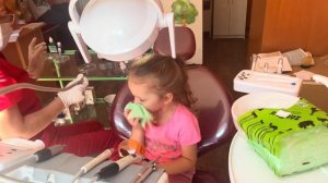 Тея у врача Первый раз лечим зубки🦷Thea is at the doctor’s We treat teeth for the first time